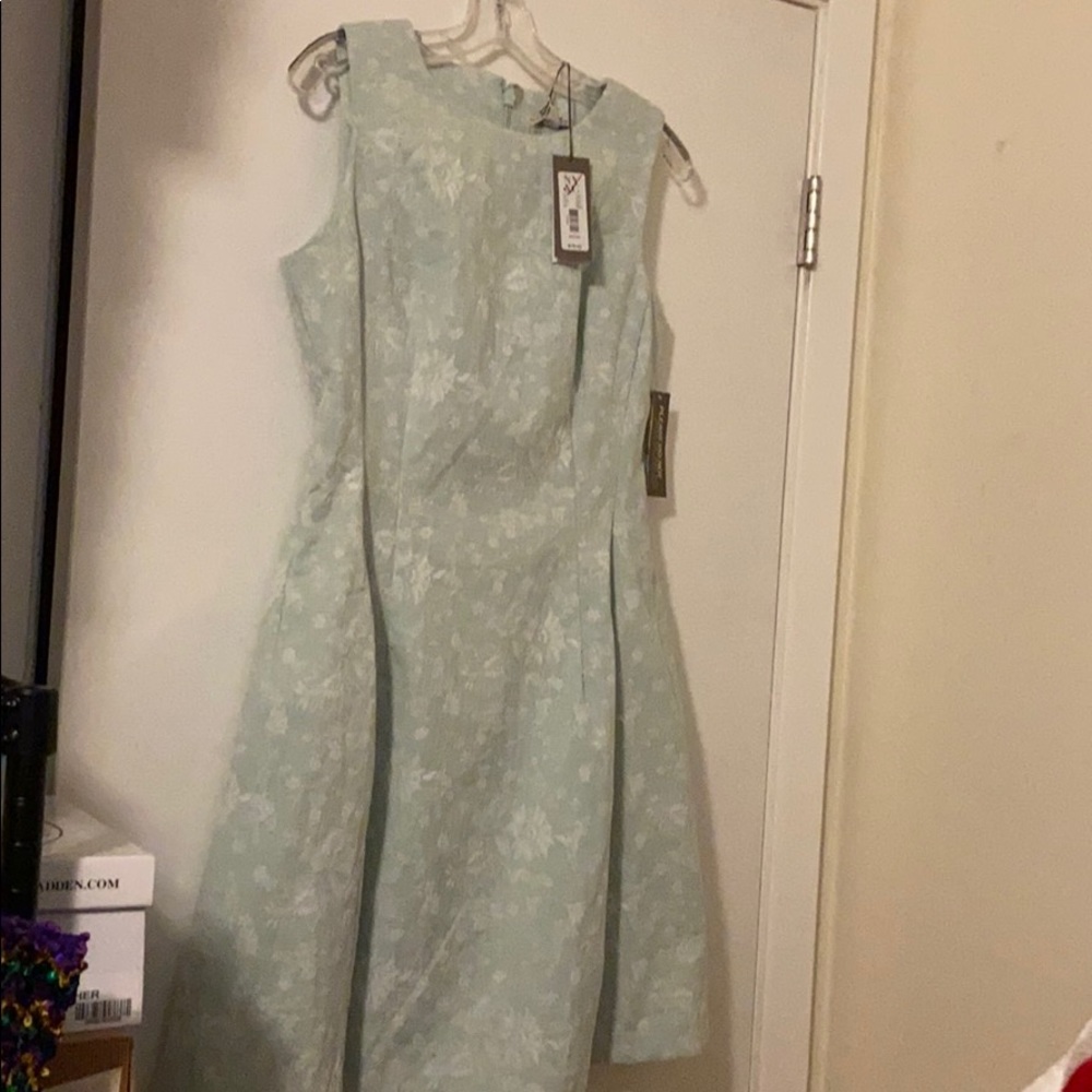 Beautiful New York and Company dress light mint